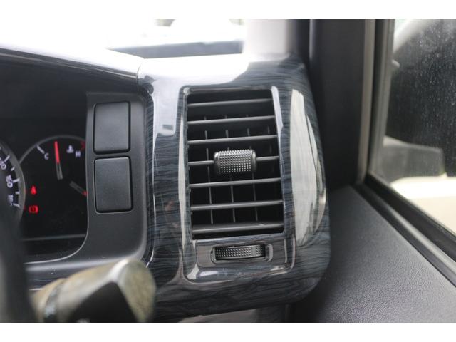 ハイエースワゴン ＧＬ　禁煙車　片側電動スライド　ベッドキット　ファブレス１９ＡＷ　カロッツェリアディスプレイ　バックカメラ　後席モニター　スマートキー　シートカバー　ローダウン車　ＬＥＤヘッドライト　インパネＡＴ　１０人乗（55枚目）