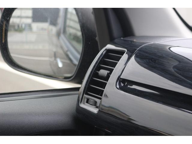 ハイエースワゴン ＧＬ　禁煙車　片側電動スライド　ベッドキット　ファブレス１９ＡＷ　カロッツェリアディスプレイ　バックカメラ　後席モニター　スマートキー　シートカバー　ローダウン車　ＬＥＤヘッドライト　インパネＡＴ　１０人乗（58枚目）