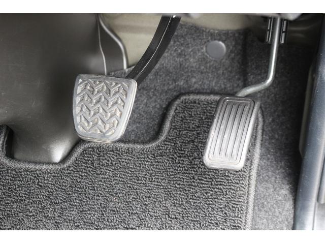 ハイエースワゴン ＧＬ　禁煙車　片側電動スライド　ベッドキット　ファブレス１９ＡＷ　カロッツェリアディスプレイ　バックカメラ　後席モニター　スマートキー　シートカバー　ローダウン車　ＬＥＤヘッドライト　インパネＡＴ　１０人乗（59枚目）