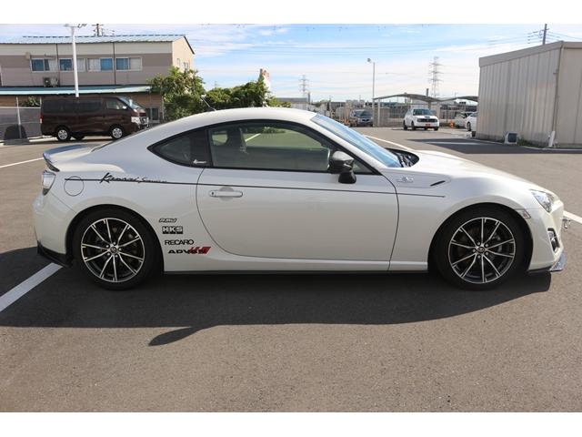 86 G 禁煙車 フルエアロ HKSスーパーチャージャ HKSオイルクーラー HKS車高調 HKSエキマニ 純正17AW イクリプスナビ フルセグ バックカメラ 社外マフラー DVD再生 盗難防止システム(9枚目)