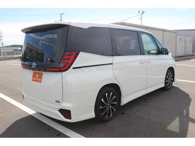ノア ハイブリッドＳ－Ｚ　禁煙車　７人乗　純正ディスプレイオーディオ　バックカメラ　両側電動スライド　衝突軽減　レーダークルーズ　ＬＥＤヘッドライト　ＥＴＣ２．０　パーキングサポートブレーキ　レーンキープアシスト　純正１７ＡＷ（10枚目）