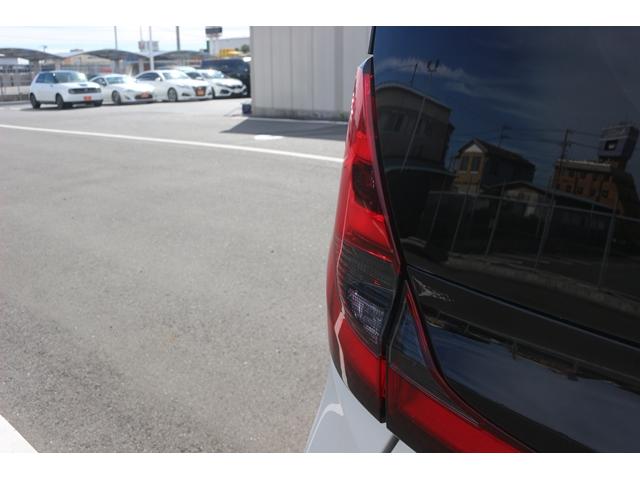 ノア ハイブリッドＳ－Ｚ　禁煙車　７人乗　純正ディスプレイオーディオ　バックカメラ　両側電動スライド　衝突軽減　レーダークルーズ　ＬＥＤヘッドライト　ＥＴＣ２．０　パーキングサポートブレーキ　レーンキープアシスト　純正１７ＡＷ（20枚目）