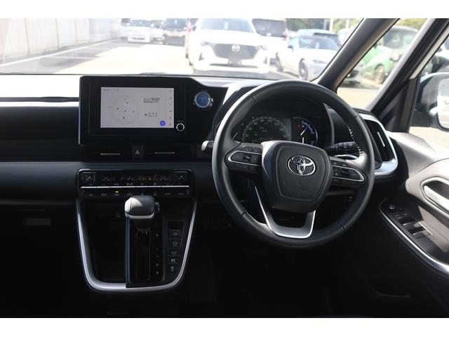 ノア ハイブリッドＳ－Ｚ　禁煙車　７人乗　純正ディスプレイオーディオ　バックカメラ　両側電動スライド　衝突軽減　レーダークルーズ　ＬＥＤヘッドライト　ＥＴＣ２．０　パーキングサポートブレーキ　レーンキープアシスト　純正１７ＡＷ（40枚目）