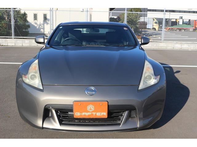 フェアレディＺ バージョンＴ　禁煙車　黒革シート　ＢＯＳＥサウンド　ＥＴＣ　純正１８ＡＷ　プッシュシート　シートヒーター　スマートキー　パドルシフト　電動格納ドアミラー　ＥＴＣ　オートエアコン　盗難防止システム　衝突軽減ボディー（8枚目）