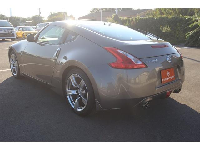 フェアレディＺ バージョンＴ　禁煙車　黒革シート　ＢＯＳＥサウンド　ＥＴＣ　純正１８ＡＷ　プッシュシート　シートヒーター　スマートキー　パドルシフト　電動格納ドアミラー　ＥＴＣ　オートエアコン　盗難防止システム　衝突軽減ボディー（13枚目）