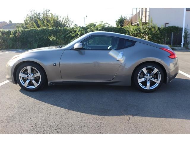 フェアレディＺ バージョンＴ　禁煙車　黒革シート　ＢＯＳＥサウンド　ＥＴＣ　純正１８ＡＷ　プッシュシート　シートヒーター　スマートキー　パドルシフト　電動格納ドアミラー　ＥＴＣ　オートエアコン　盗難防止システム　衝突軽減ボディー（14枚目）