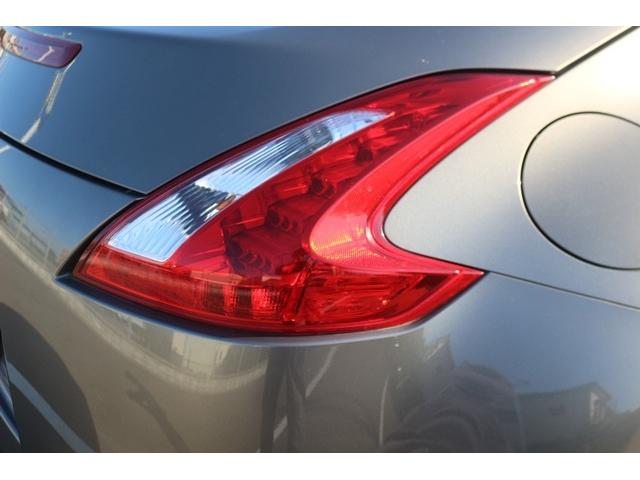 フェアレディＺ バージョンＴ　禁煙車　黒革シート　ＢＯＳＥサウンド　ＥＴＣ　純正１８ＡＷ　プッシュシート　シートヒーター　スマートキー　パドルシフト　電動格納ドアミラー　ＥＴＣ　オートエアコン　盗難防止システム　衝突軽減ボディー（20枚目）