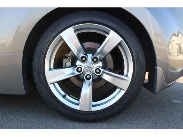 フェアレディＺ バージョンＴ　禁煙車　黒革シート　ＢＯＳＥサウンド　ＥＴＣ　純正１８ＡＷ　プッシュシート　シートヒーター　スマートキー　パドルシフト　電動格納ドアミラー　ＥＴＣ　オートエアコン　盗難防止システム　衝突軽減ボディー（26枚目）