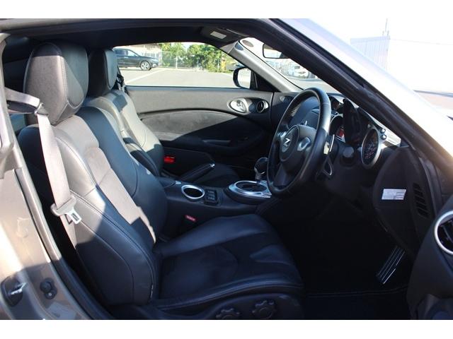 フェアレディＺ バージョンＴ　禁煙車　黒革シート　ＢＯＳＥサウンド　ＥＴＣ　純正１８ＡＷ　プッシュシート　シートヒーター　スマートキー　パドルシフト　電動格納ドアミラー　ＥＴＣ　オートエアコン　盗難防止システム　衝突軽減ボディー（32枚目）