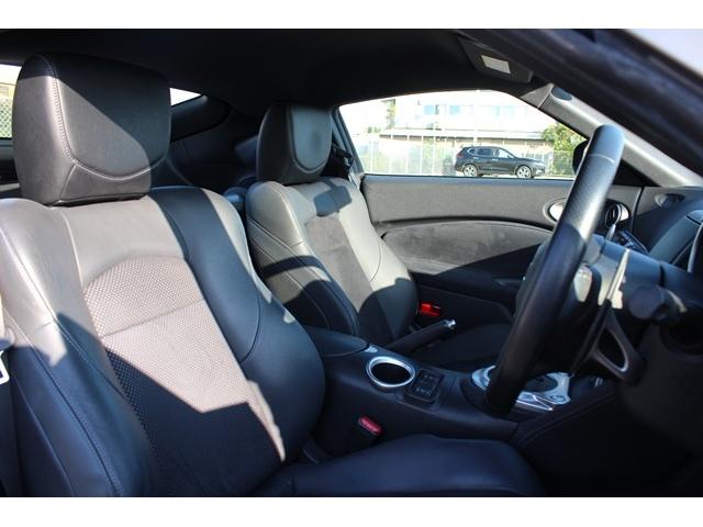 フェアレディＺ バージョンＴ　禁煙車　黒革シート　ＢＯＳＥサウンド　ＥＴＣ　純正１８ＡＷ　プッシュシート　シートヒーター　スマートキー　パドルシフト　電動格納ドアミラー　ＥＴＣ　オートエアコン　盗難防止システム　衝突軽減ボディー（33枚目）