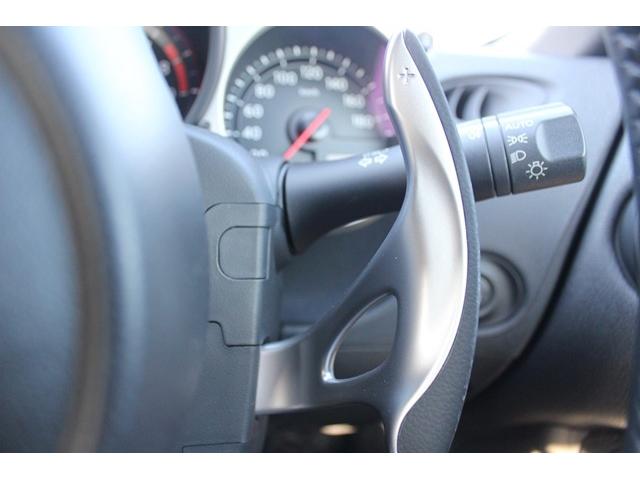 フェアレディＺ バージョンＴ　禁煙車　黒革シート　ＢＯＳＥサウンド　ＥＴＣ　純正１８ＡＷ　プッシュシート　シートヒーター　スマートキー　パドルシフト　電動格納ドアミラー　ＥＴＣ　オートエアコン　盗難防止システム　衝突軽減ボディー（39枚目）