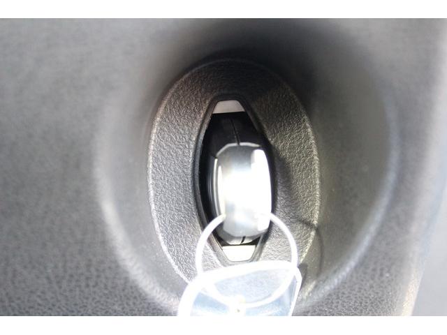 フェアレディＺ バージョンＴ　禁煙車　黒革シート　ＢＯＳＥサウンド　ＥＴＣ　純正１８ＡＷ　プッシュシート　シートヒーター　スマートキー　パドルシフト　電動格納ドアミラー　ＥＴＣ　オートエアコン　盗難防止システム　衝突軽減ボディー（45枚目）