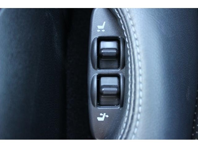 フェアレディＺ バージョンＴ　禁煙車　黒革シート　ＢＯＳＥサウンド　ＥＴＣ　純正１８ＡＷ　プッシュシート　シートヒーター　スマートキー　パドルシフト　電動格納ドアミラー　ＥＴＣ　オートエアコン　盗難防止システム　衝突軽減ボディー（49枚目）