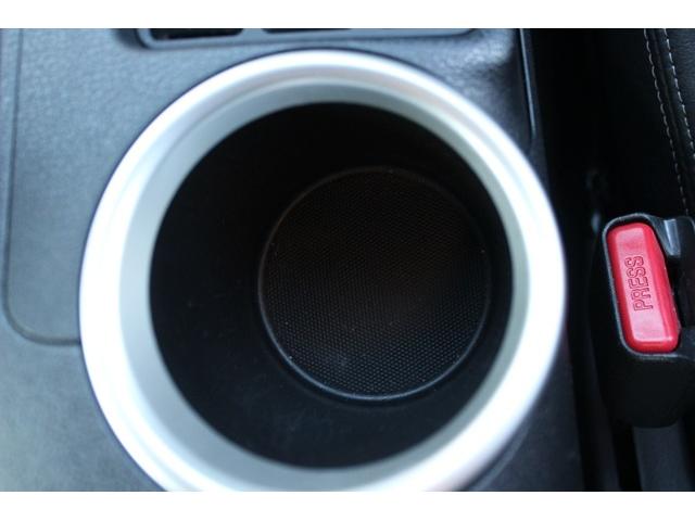 フェアレディＺ バージョンＴ　禁煙車　黒革シート　ＢＯＳＥサウンド　ＥＴＣ　純正１８ＡＷ　プッシュシート　シートヒーター　スマートキー　パドルシフト　電動格納ドアミラー　ＥＴＣ　オートエアコン　盗難防止システム　衝突軽減ボディー（59枚目）