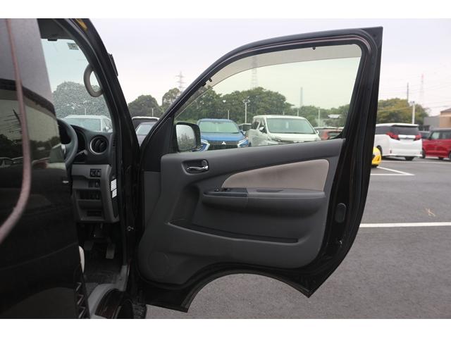 NV350キャラバンワゴン GX 禁煙車 純正ナビ フルセグTV 全周囲カメラ 電動スライドドア プッシュスタート フォグライト ETC リアヒーター リアクーラー HIDヘッドライト パーキングアシスト スマートキー 電動格納ミラー(29枚目)