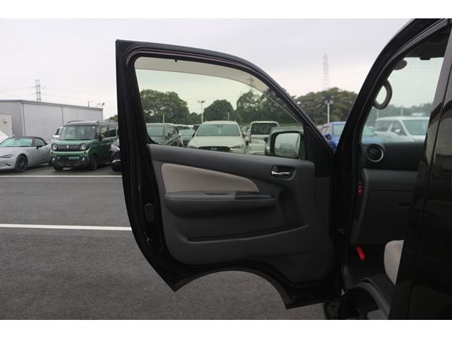 NV350キャラバンワゴン GX 禁煙車 純正ナビ フルセグTV 全周囲カメラ 電動スライドドア プッシュスタート フォグライト ETC リアヒーター リアクーラー HIDヘッドライト パーキングアシスト スマートキー 電動格納ミラー(33枚目)