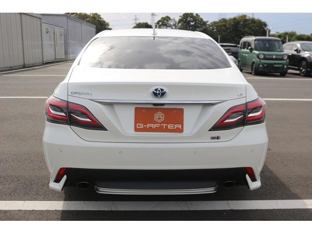 クラウンハイブリッド Ｇ　禁煙車　黒革　サンルーフ　純正ナビ　フルセグ　バックカメラ　トヨタセーフティーセンス　ＥＴＣ　レーダークルーズコントロール　温冷シート　デジタルインナーミラー　ブラインドスポットモニター　パワーシート（12枚目）