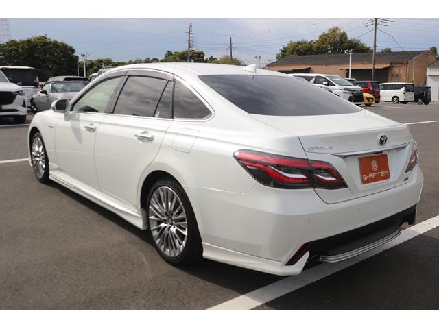 クラウンハイブリッド Ｇ　禁煙車　黒革　サンルーフ　純正ナビ　フルセグ　バックカメラ　トヨタセーフティーセンス　ＥＴＣ　レーダークルーズコントロール　温冷シート　デジタルインナーミラー　ブラインドスポットモニター　パワーシート（13枚目）