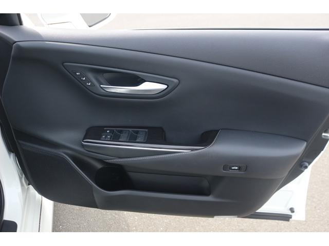 クラウンハイブリッド Ｇ　禁煙車　黒革　サンルーフ　純正ナビ　フルセグ　バックカメラ　トヨタセーフティーセンス　ＥＴＣ　レーダークルーズコントロール　温冷シート　デジタルインナーミラー　ブラインドスポットモニター　パワーシート（30枚目）