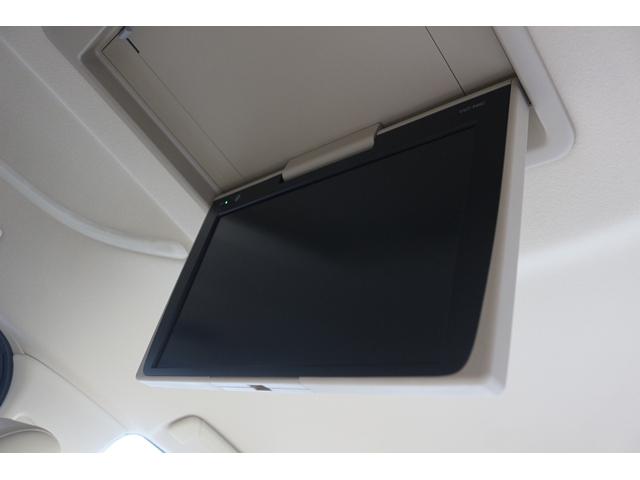 アルファード ２．５Ｇ　禁煙車　後席モニター　純正ナビ　フルセグ　バックカメラ　レーダークルーズコントロール　両側電動スライドドア　温冷シート　ＬＥＤヘッドライト　純正１７インチアルミホイール　電動格納式ミラー　ＥＴＣ（3枚目）
