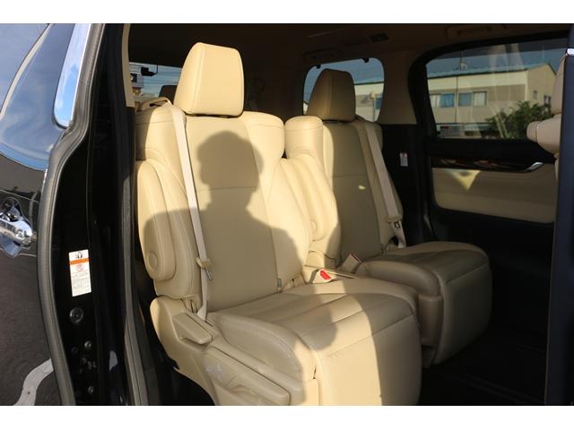 アルファード ２．５Ｇ　禁煙車　後席モニター　純正ナビ　フルセグ　バックカメラ　レーダークルーズコントロール　両側電動スライドドア　温冷シート　ＬＥＤヘッドライト　純正１７インチアルミホイール　電動格納式ミラー　ＥＴＣ（33枚目）