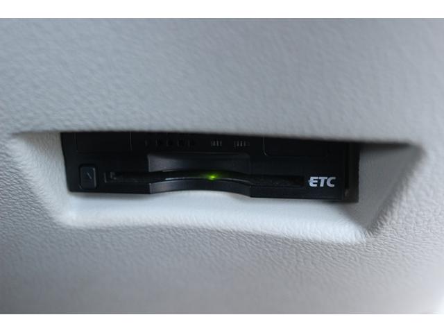シエンタ ハイブリッドＧ　禁煙車　純正ナビ　フルセグ　バックカメラ　両側電動　ＬＥＤヘッドライト　ＥＴＣ　Ｂｌｕｅｔｏｏｔｈ接続　スマートキー　ＬＥＤヘッドライト　ＥＴＣ　３列シート７人乗り　社外１５ＡＷ　電動格納ミラー（5枚目）
