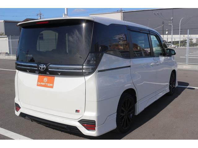 ヴォクシー Ｓ－Ｇ　禁煙車　トヨタセ－フティセンス　純正１０．５型ナビ　フルセグ　ＧＲエアロ　社外１８ＡＷ　バックカメラ　アダプティブクルーズコントロール　クリアランスソナー　両側電動スライドドア　ウォ－クスル－（9枚目）