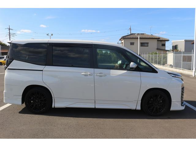 ヴォクシー Ｓ－Ｇ　禁煙車　トヨタセ－フティセンス　純正１０．５型ナビ　フルセグ　ＧＲエアロ　社外１８ＡＷ　バックカメラ　アダプティブクルーズコントロール　クリアランスソナー　両側電動スライドドア　ウォ－クスル－（10枚目）