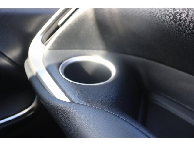 ヴォクシー Ｓ－Ｇ　禁煙車　トヨタセ－フティセンス　純正１０．５型ナビ　フルセグ　ＧＲエアロ　社外１８ＡＷ　バックカメラ　アダプティブクルーズコントロール　クリアランスソナー　両側電動スライドドア　ウォ－クスル－（41枚目）