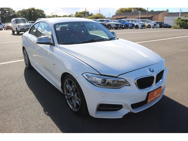 2シリーズ M235iクーペ 禁煙車 harman/kardon 赤革シート 前席シートヒーター ドライビングアシスト 専用18インチAW 純正HDDナビ バックカメラ メモリー機能付パワーシート パドルシフト レーンキープ(8枚目)