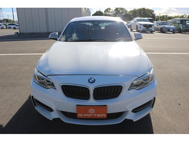 2シリーズ M235iクーペ 禁煙車 harman/kardon 赤革シート 前席シートヒーター ドライビングアシスト 専用18インチAW 純正HDDナビ バックカメラ メモリー機能付パワーシート パドルシフト レーンキープ(9枚目)