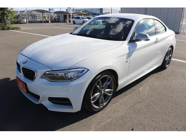 2シリーズ M235iクーペ 禁煙車 harman/kardon 赤革シート 前席シートヒーター ドライビングアシスト 専用18インチAW 純正HDDナビ バックカメラ メモリー機能付パワーシート パドルシフト レーンキープ(10枚目)