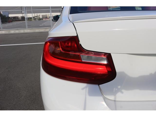 2シリーズ M235iクーペ 禁煙車 harman/kardon 赤革シート 前席シートヒーター ドライビングアシスト 専用18インチAW 純正HDDナビ バックカメラ メモリー機能付パワーシート パドルシフト レーンキープ(23枚目)
