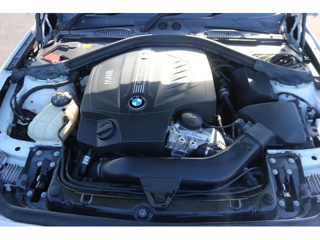 2シリーズ M235iクーペ 禁煙車 harman/kardon 赤革シート 前席シートヒーター ドライビングアシスト 専用18インチAW 純正HDDナビ バックカメラ メモリー機能付パワーシート パドルシフト レーンキープ(68枚目)