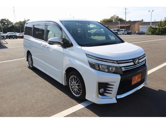 ヴォクシー ZS 禁煙車 純正9インチナビ 後席モニター 両側電動スライド バックカメラ フルセグ LEDヘッドライト ETC ウォークスルー オートライト 電動格納ミラー スマートキー Bluetooth接続(9枚目)