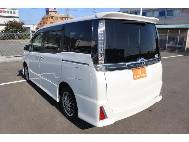 ヴォクシー ZS 禁煙車 純正9インチナビ 後席モニター 両側電動スライド バックカメラ フルセグ LEDヘッドライト ETC ウォークスルー オートライト 電動格納ミラー スマートキー Bluetooth接続(13枚目)