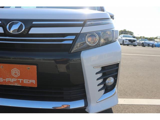 ヴォクシー ZS 禁煙車 純正9インチナビ 後席モニター 両側電動スライド バックカメラ フルセグ LEDヘッドライト ETC ウォークスルー オートライト 電動格納ミラー スマートキー Bluetooth接続(16枚目)