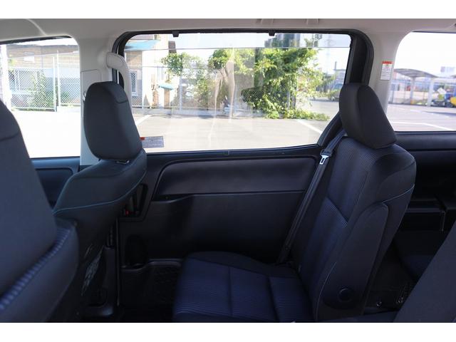 ヴォクシー ZS 禁煙車 純正9インチナビ 後席モニター 両側電動スライド バックカメラ フルセグ LEDヘッドライト ETC ウォークスルー オートライト 電動格納ミラー スマートキー Bluetooth接続(29枚目)