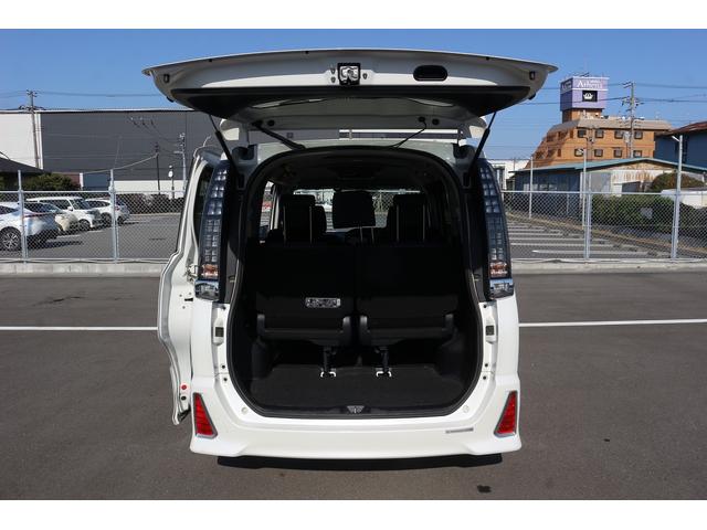 ヴォクシー ZS 禁煙車 純正9インチナビ 後席モニター 両側電動スライド バックカメラ フルセグ LEDヘッドライト ETC ウォークスルー オートライト 電動格納ミラー スマートキー Bluetooth接続(30枚目)