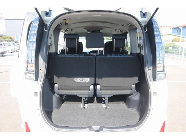ヴォクシー ZS 禁煙車 純正9インチナビ 後席モニター 両側電動スライド バックカメラ フルセグ LEDヘッドライト ETC ウォークスルー オートライト 電動格納ミラー スマートキー Bluetooth接続(31枚目)