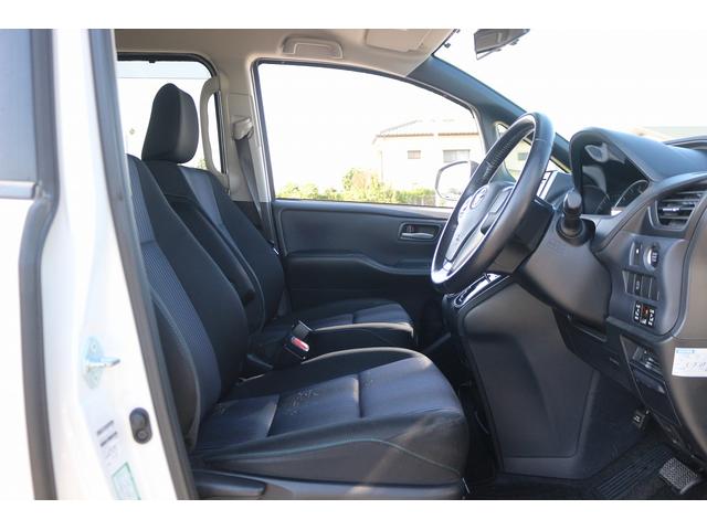 ヴォクシー ZS 禁煙車 純正9インチナビ 後席モニター 両側電動スライド バックカメラ フルセグ LEDヘッドライト ETC ウォークスルー オートライト 電動格納ミラー スマートキー Bluetooth接続(34枚目)