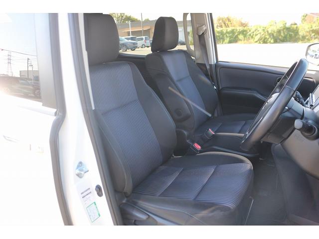 ヴォクシー ZS 禁煙車 純正9インチナビ 後席モニター 両側電動スライド バックカメラ フルセグ LEDヘッドライト ETC ウォークスルー オートライト 電動格納ミラー スマートキー Bluetooth接続(35枚目)