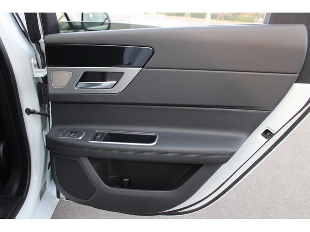 XF プレステージ 禁煙車 黒革シート 純正18インチ5スポークAW ロゴ入りイルミネーテッドスカッフプレート 純正ナビ フルセグ バックカメラ LEDヘッドライト ETC シートヒーター 電動リアゲート(31枚目)