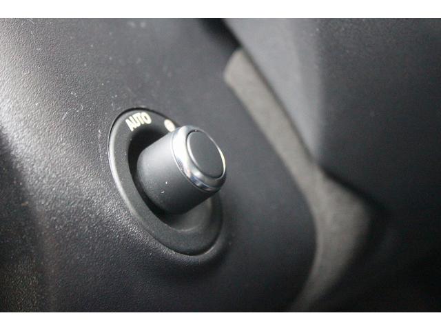 XF プレステージ 禁煙車 黒革シート 純正18インチ5スポークAW ロゴ入りイルミネーテッドスカッフプレート 純正ナビ フルセグ バックカメラ LEDヘッドライト ETC シートヒーター 電動リアゲート(50枚目)