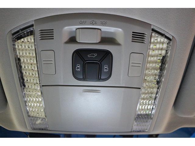 ヴェルファイアハイブリッド ＺＲ　禁煙車　後席モニター　電動リアゲート　純正メーカーナビ　バックカメラ　フルセグＴＶ　デジタルインナ－ミラー　プレミアムサウンド　ＬＥＤヘッドライト　パワーシート　両側電動スライドドア　ＥＴＣ（7枚目）