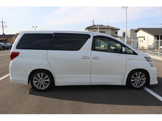 ヴェルファイアハイブリッド ＺＲ　禁煙車　後席モニター　電動リアゲート　純正メーカーナビ　バックカメラ　フルセグＴＶ　デジタルインナ－ミラー　プレミアムサウンド　ＬＥＤヘッドライト　パワーシート　両側電動スライドドア　ＥＴＣ（10枚目）