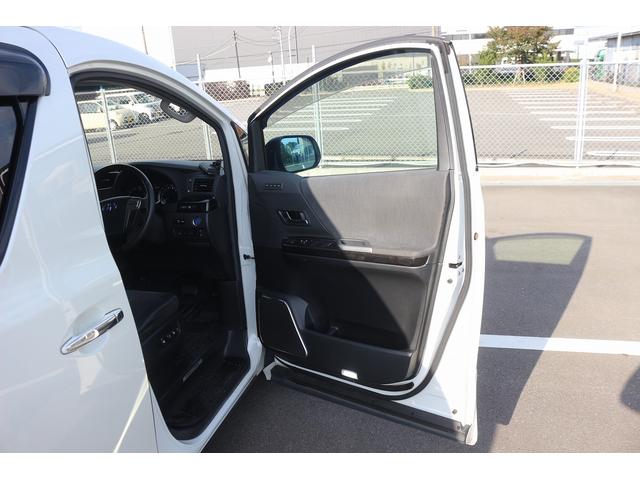 ヴェルファイアハイブリッド ＺＲ　禁煙車　後席モニター　電動リアゲート　純正メーカーナビ　バックカメラ　フルセグＴＶ　デジタルインナ－ミラー　プレミアムサウンド　ＬＥＤヘッドライト　パワーシート　両側電動スライドドア　ＥＴＣ（28枚目）