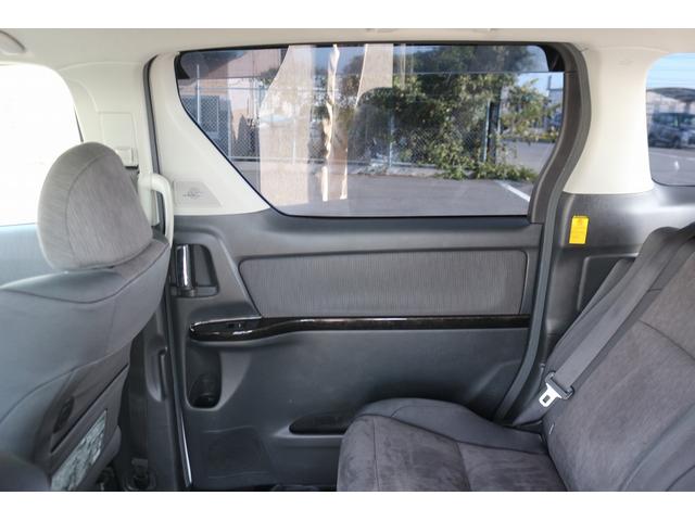 ヴェルファイアハイブリッド ＺＲ　禁煙車　後席モニター　電動リアゲート　純正メーカーナビ　バックカメラ　フルセグＴＶ　デジタルインナ－ミラー　プレミアムサウンド　ＬＥＤヘッドライト　パワーシート　両側電動スライドドア　ＥＴＣ（29枚目）