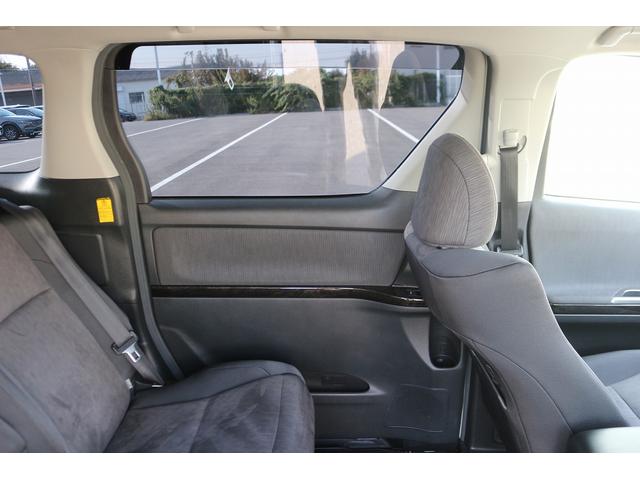 ヴェルファイアハイブリッド ＺＲ　禁煙車　後席モニター　電動リアゲート　純正メーカーナビ　バックカメラ　フルセグＴＶ　デジタルインナ－ミラー　プレミアムサウンド　ＬＥＤヘッドライト　パワーシート　両側電動スライドドア　ＥＴＣ（32枚目）