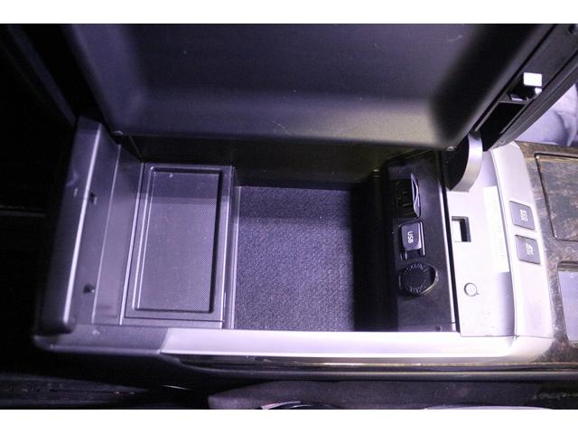 ヴェルファイアハイブリッド ＺＲ　禁煙車　後席モニター　電動リアゲート　純正メーカーナビ　バックカメラ　フルセグＴＶ　デジタルインナ－ミラー　プレミアムサウンド　ＬＥＤヘッドライト　パワーシート　両側電動スライドドア　ＥＴＣ（58枚目）